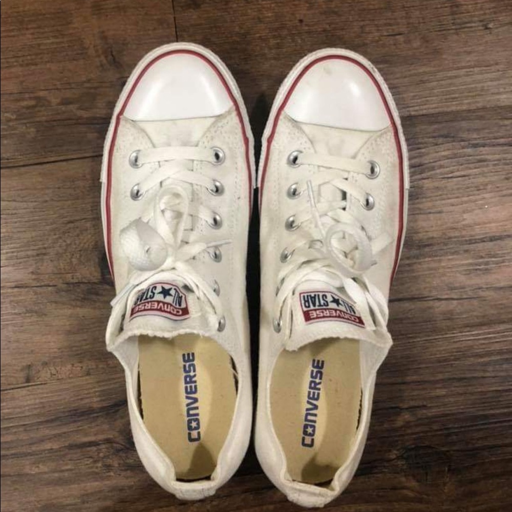 Men’s size 8 or women’s size 10 converse